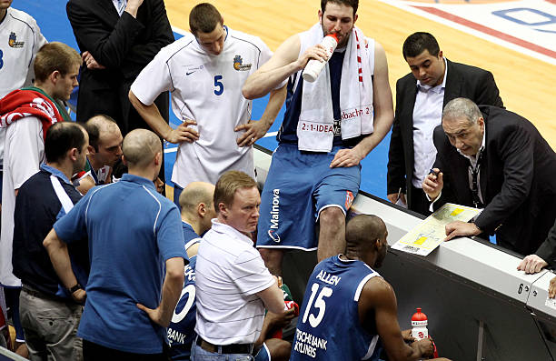 充满不确定 充满不确定